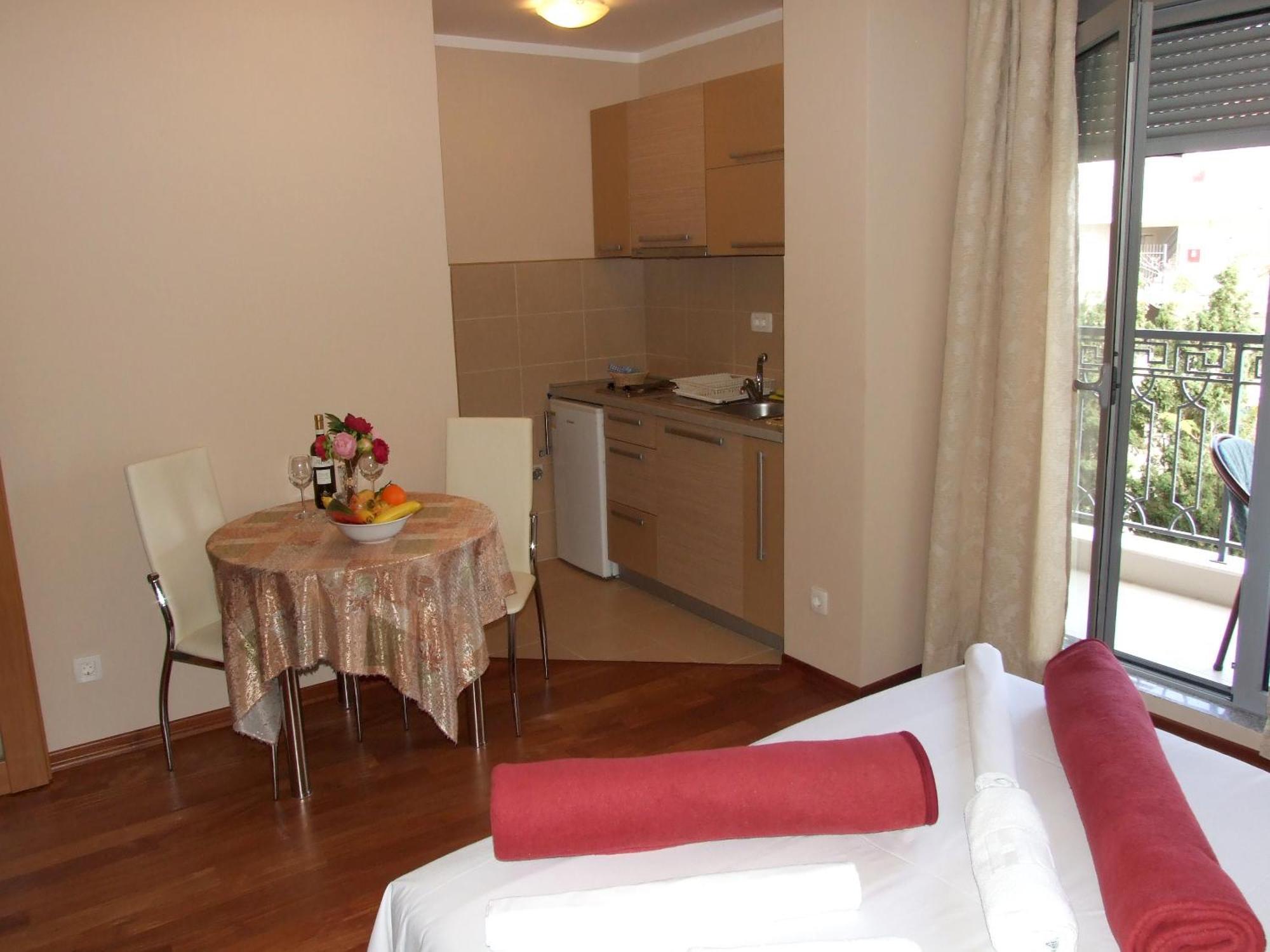 Apartments Oaza 2 Petrovac 객실 사진
