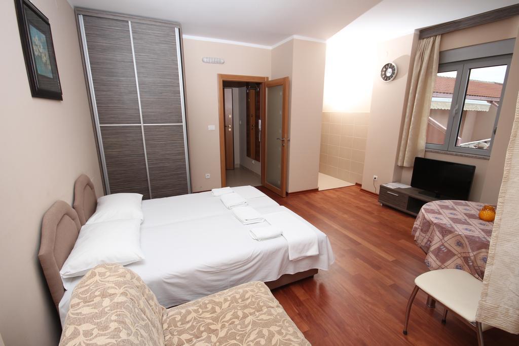 Apartments Oaza 2 Petrovac 객실 사진