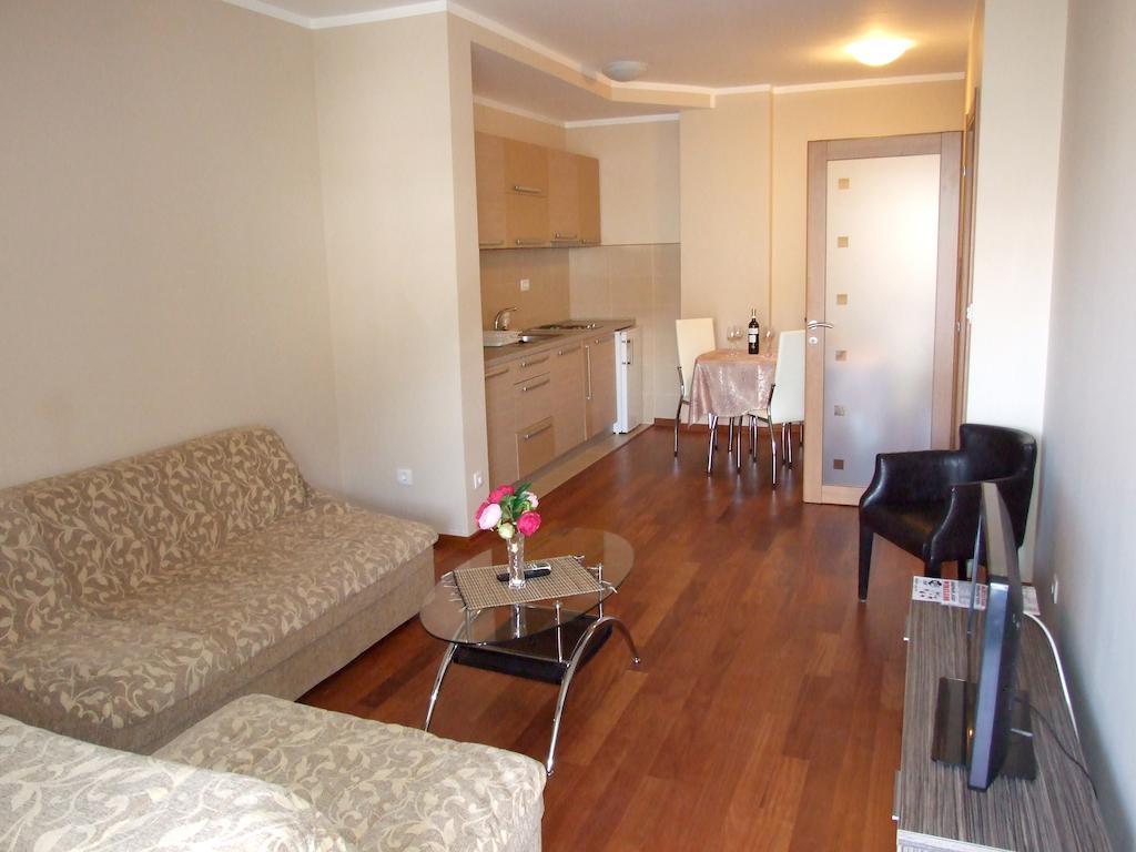 Apartments Oaza 2 Petrovac 객실 사진
