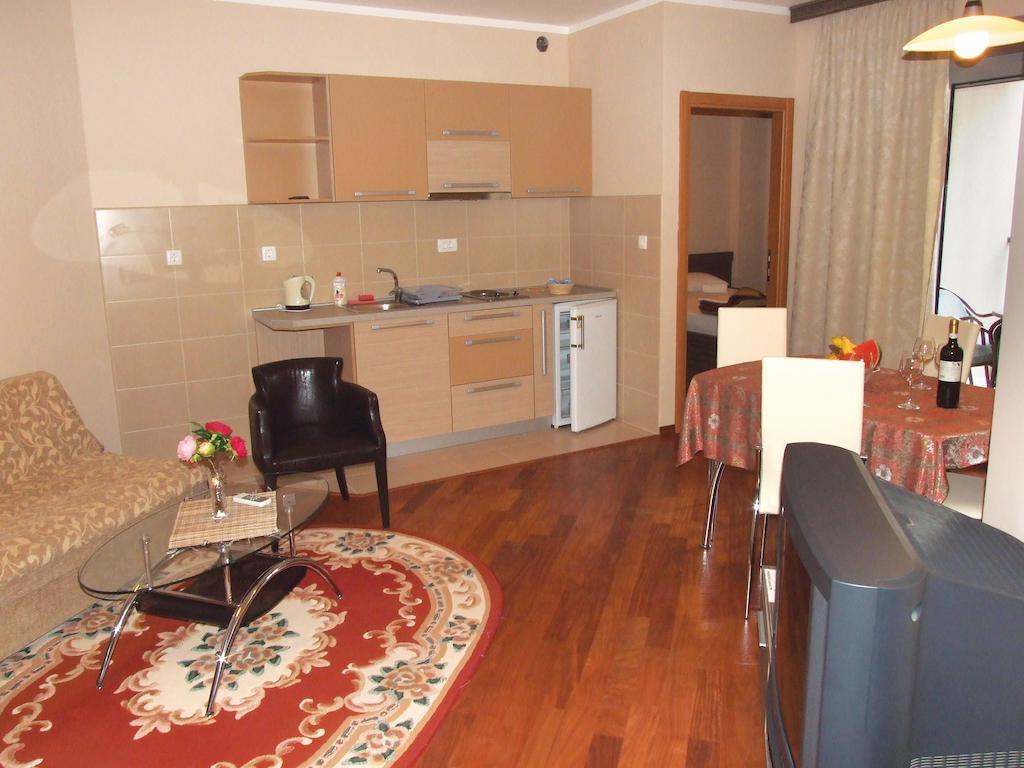 Apartments Oaza 2 Petrovac 객실 사진